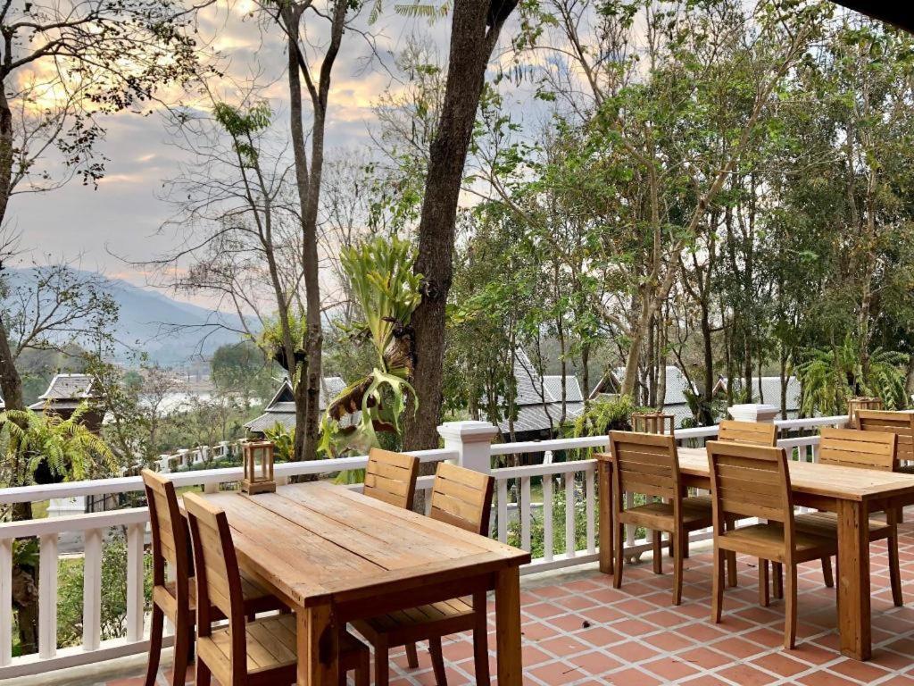 Hotel Ruean Racha à Chiang Mai Extérieur photo