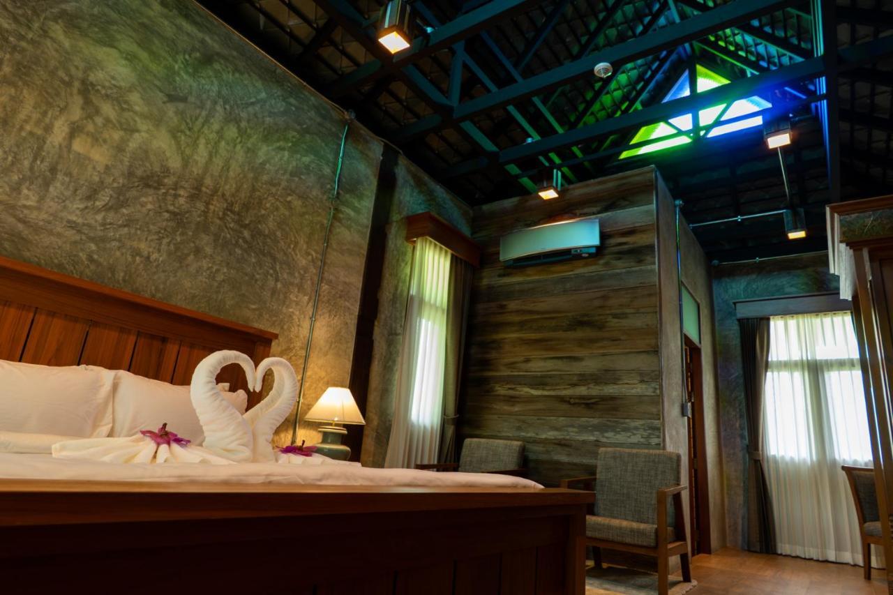 Hotel Ruean Racha à Chiang Mai Extérieur photo