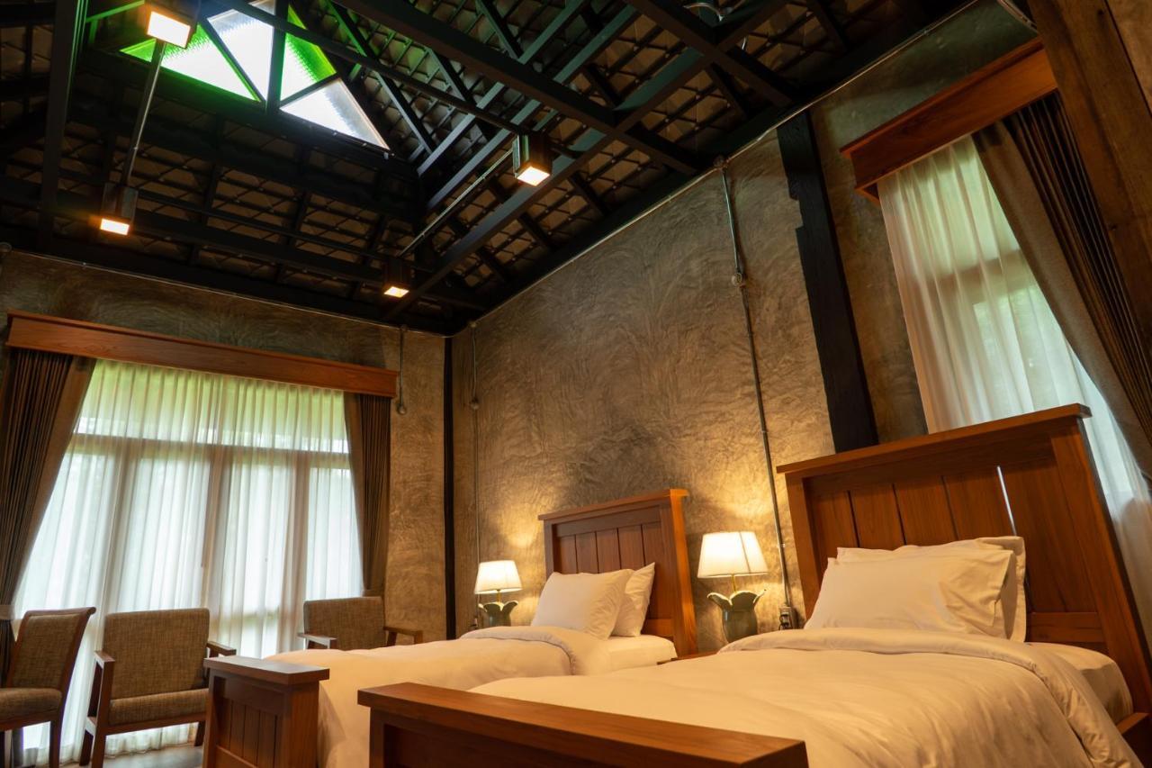 Hotel Ruean Racha à Chiang Mai Extérieur photo