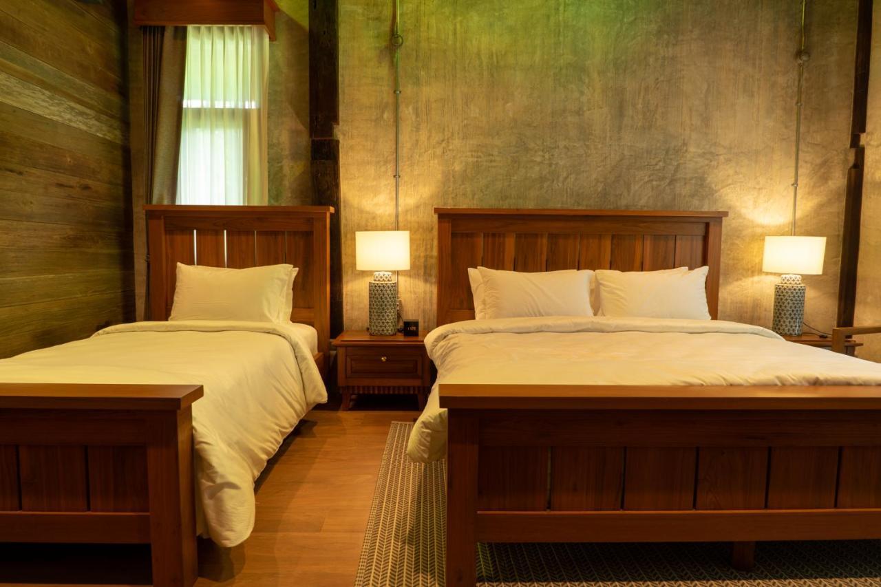 Hotel Ruean Racha à Chiang Mai Extérieur photo