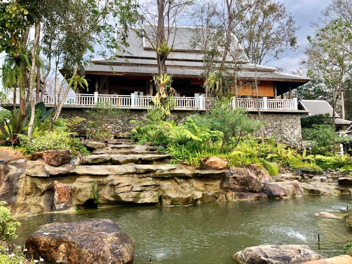 Hotel Ruean Racha à Chiang Mai Extérieur photo