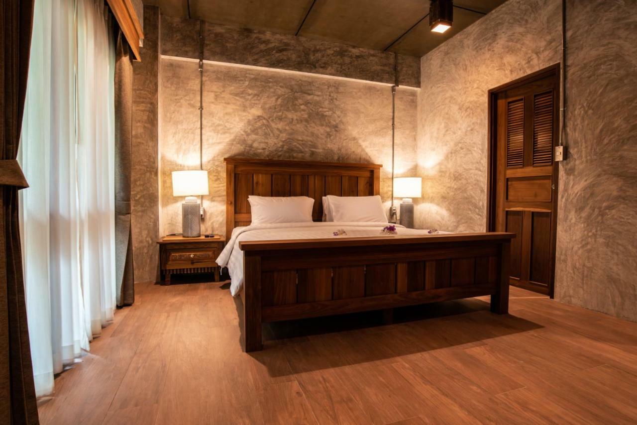 Hotel Ruean Racha à Chiang Mai Extérieur photo